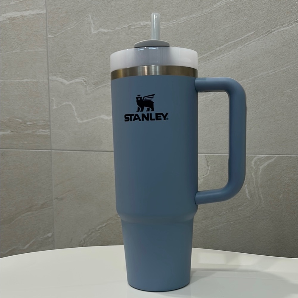 Stanley Blue Insulated Water Bottle with Handle(NOT USED)